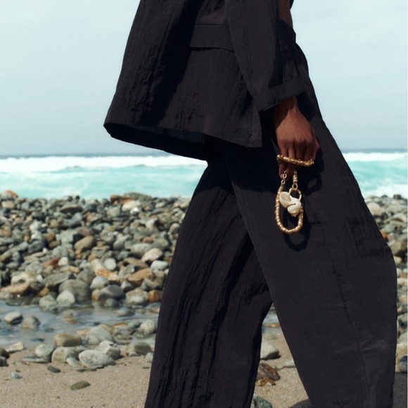 ZARA Shell Necklace - Picture 7 of 14